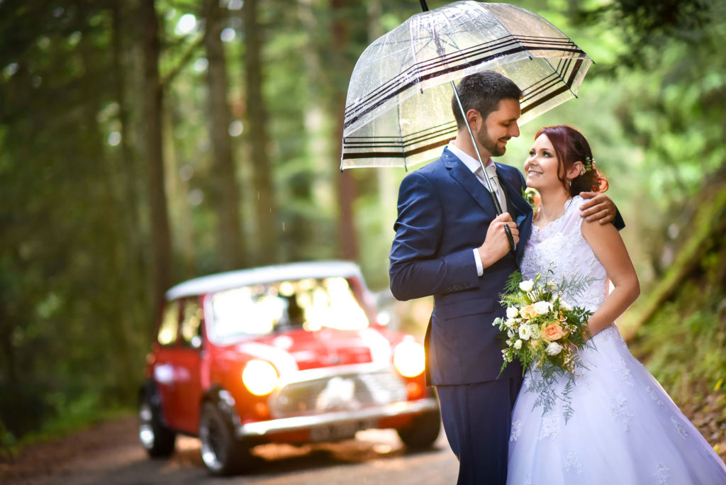 Mariage Mini rouge Fréland - Valentine Poulain parapluie