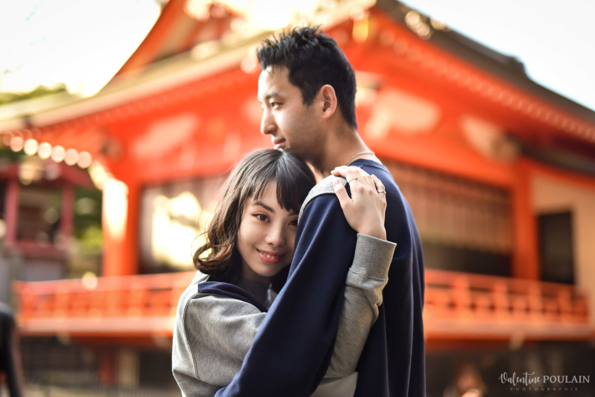 Shooting couple Japon Tokyo - Valentine Poulain rouge