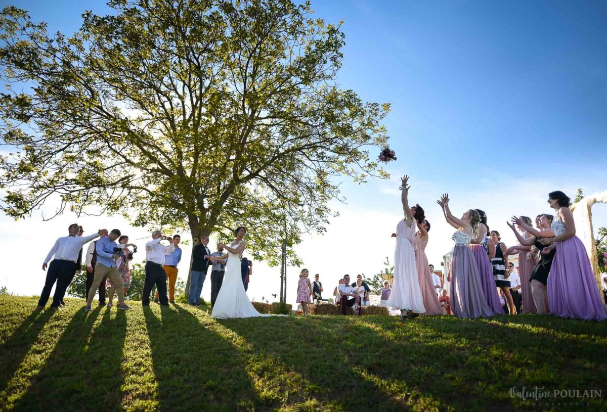 Mariage convivial Saverne - Valentine Poulain lancer bouquet
