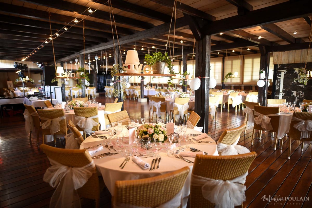 Mariage cool ferme weyerbach - Valentine Poulain table lieu