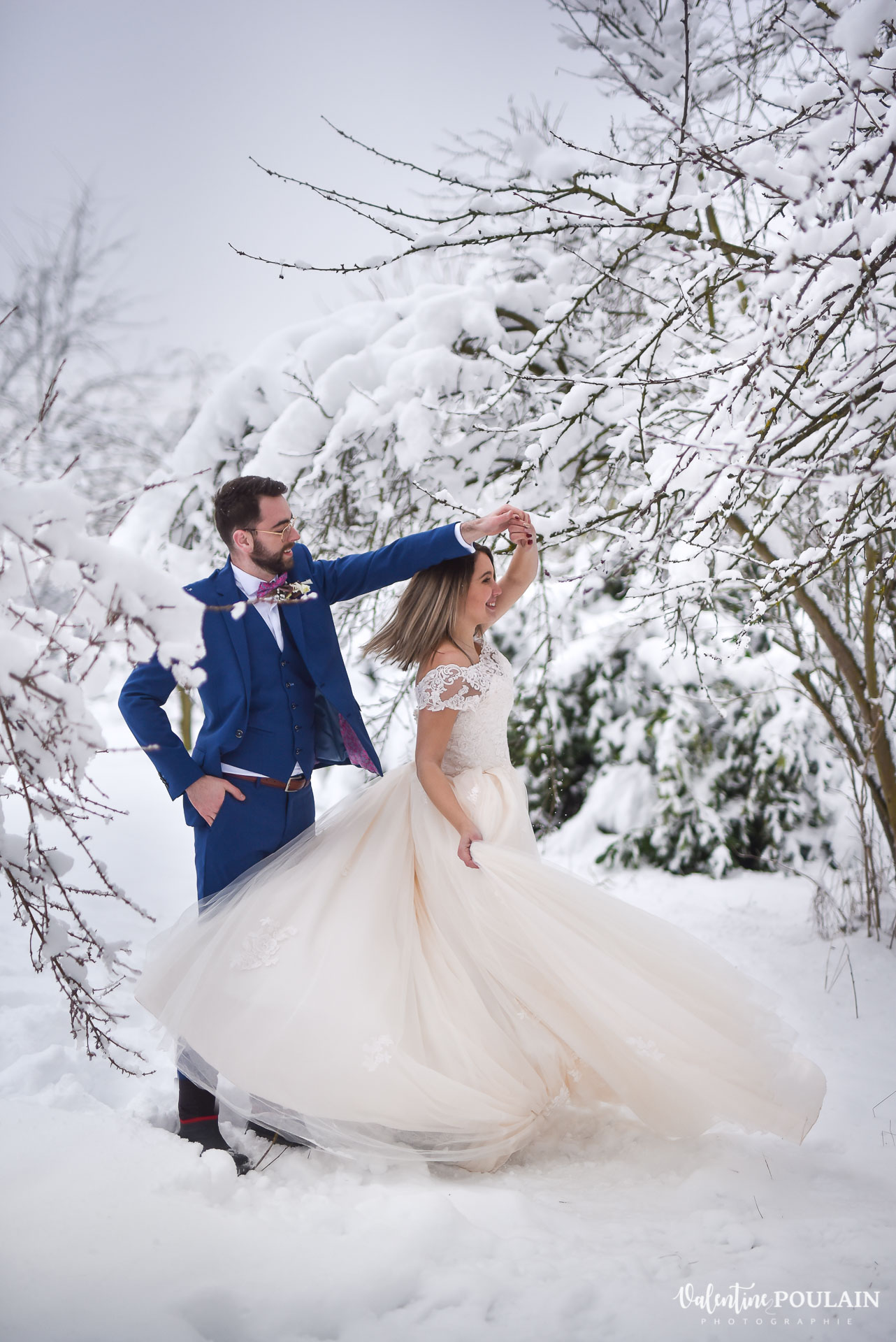 Photo mariage neige hiver - Valentine Poulain tourne