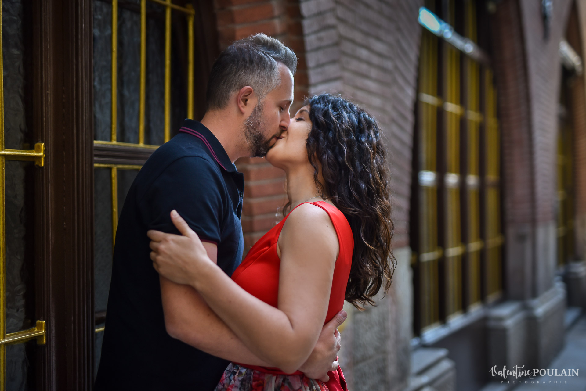 Seance photo couple Barcelone - Valentine Poulain baisers