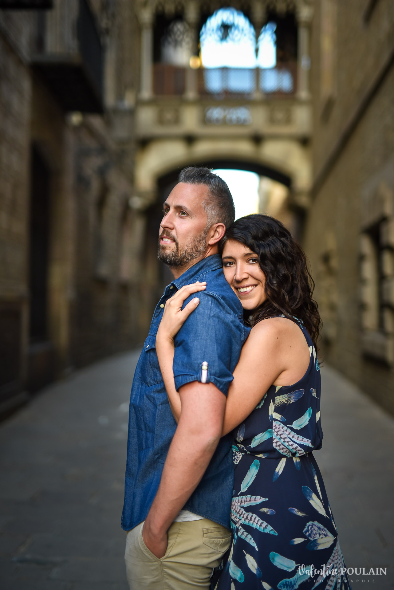 Séance photo couple Barcelone - Valentine Poulain quartier gothique